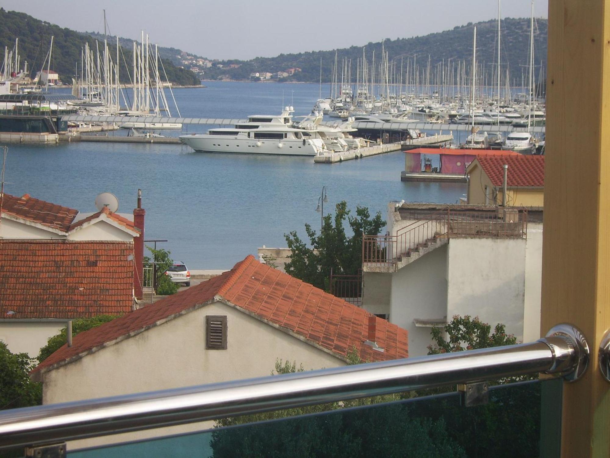 Apartments Villa Erik Rogoznica  Zimmer foto