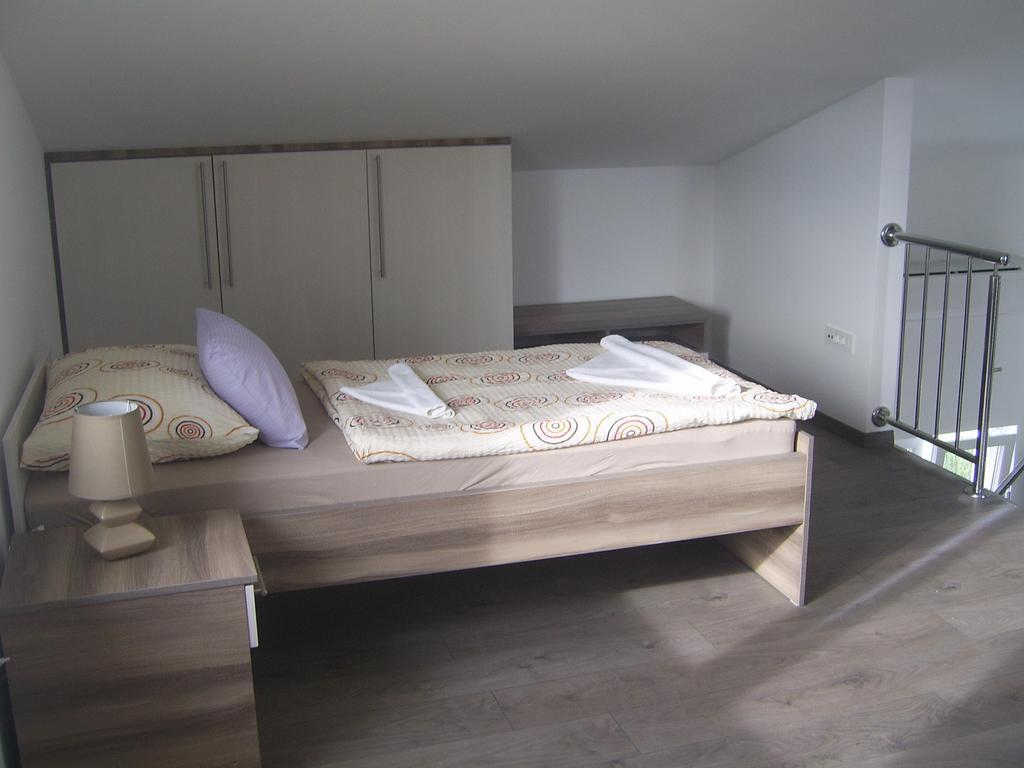 Apartments Villa Erik Rogoznica  Zimmer foto