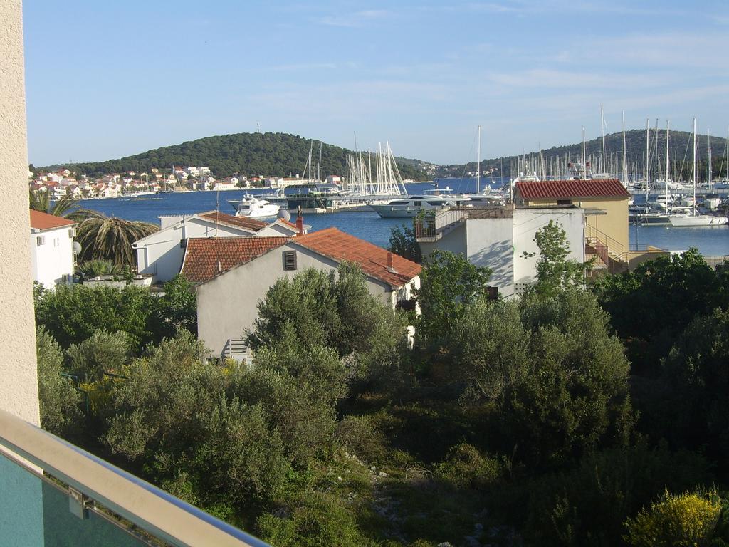 Apartments Villa Erik Rogoznica  Zimmer foto