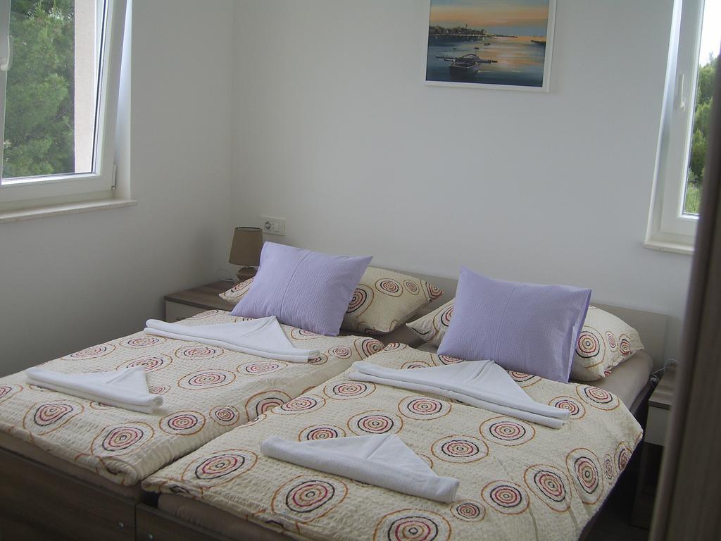 Apartments Villa Erik Rogoznica  Zimmer foto